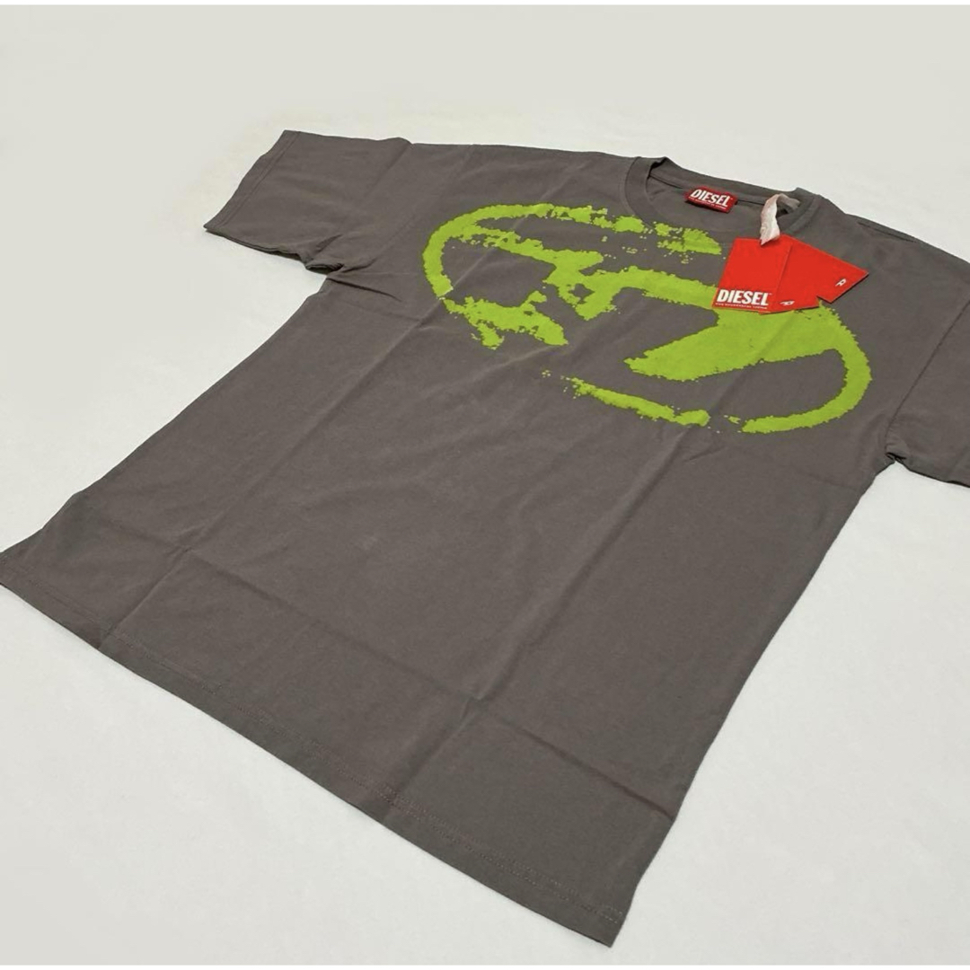 DIESEL - ディーゼル Tシャツ XLグレー A13049 新品定価16.500円 DIESEL - ディーゼル Tシャツ XLグレー A13049 新品定価16.500円