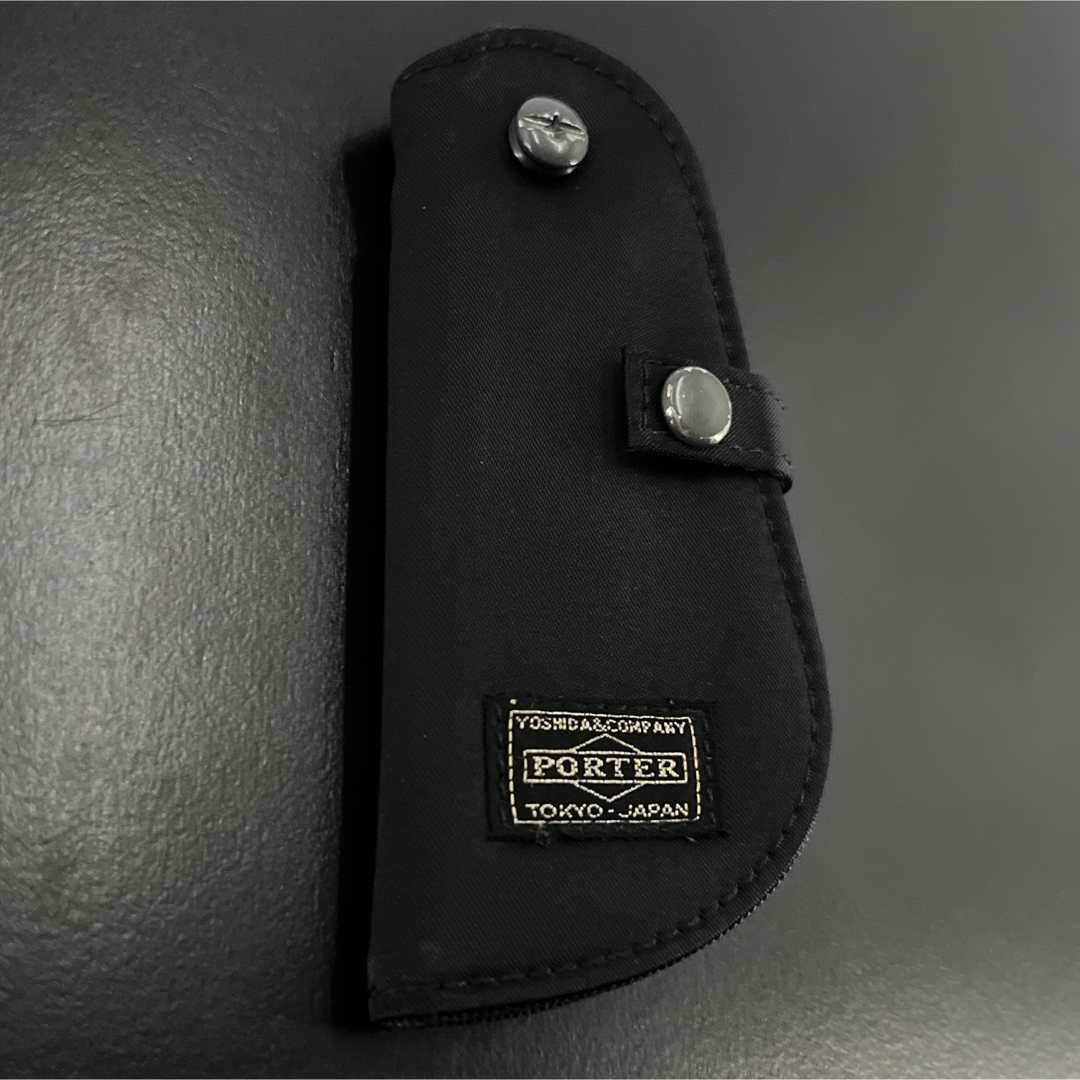 HEADPORTER - ヘッドポーター キーケース 4連 刺繍ロゴ ブラック HEADPORTER - ヘッドポーター キーケース 4連 刺繍ロゴ ブラック