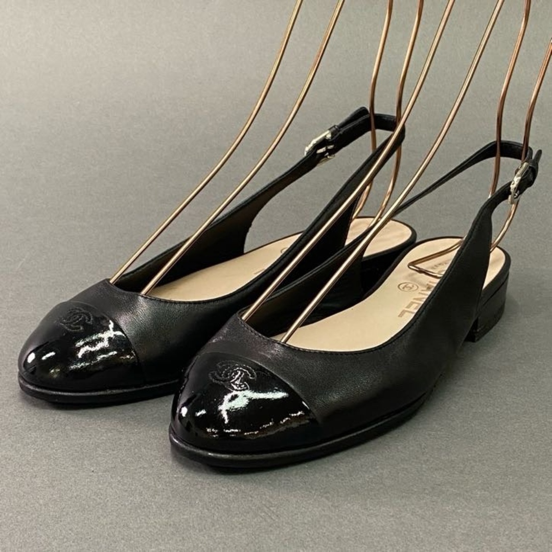 1l22 《美品》 CHANEL シャネル ココマーク スリングバック フラットパンプス 36 1/2 ブラック エナメル レザー イタリア製 シューズ