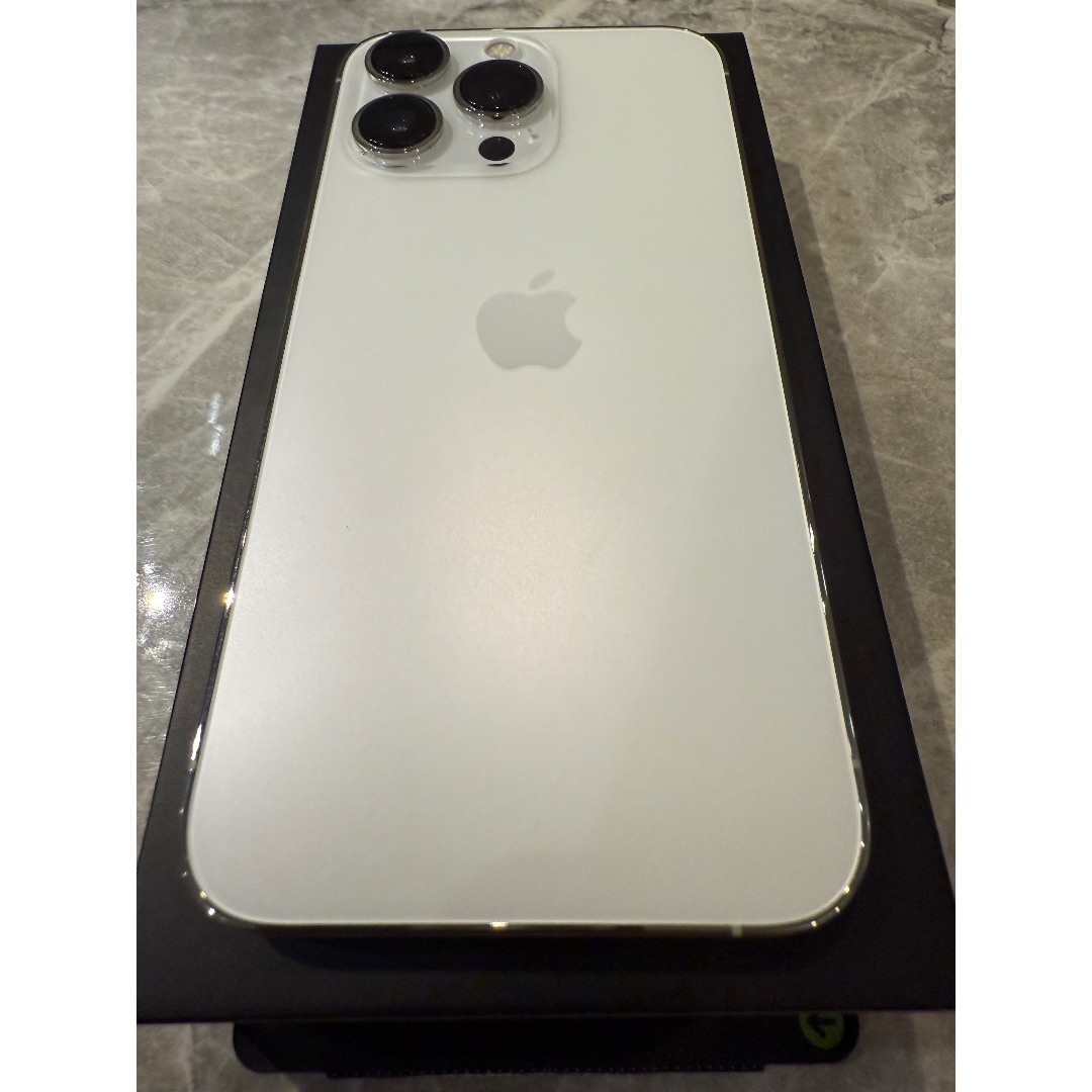 Apple - <美品> iPhone13pro 256G シルバー 完動　バッテリー82%
