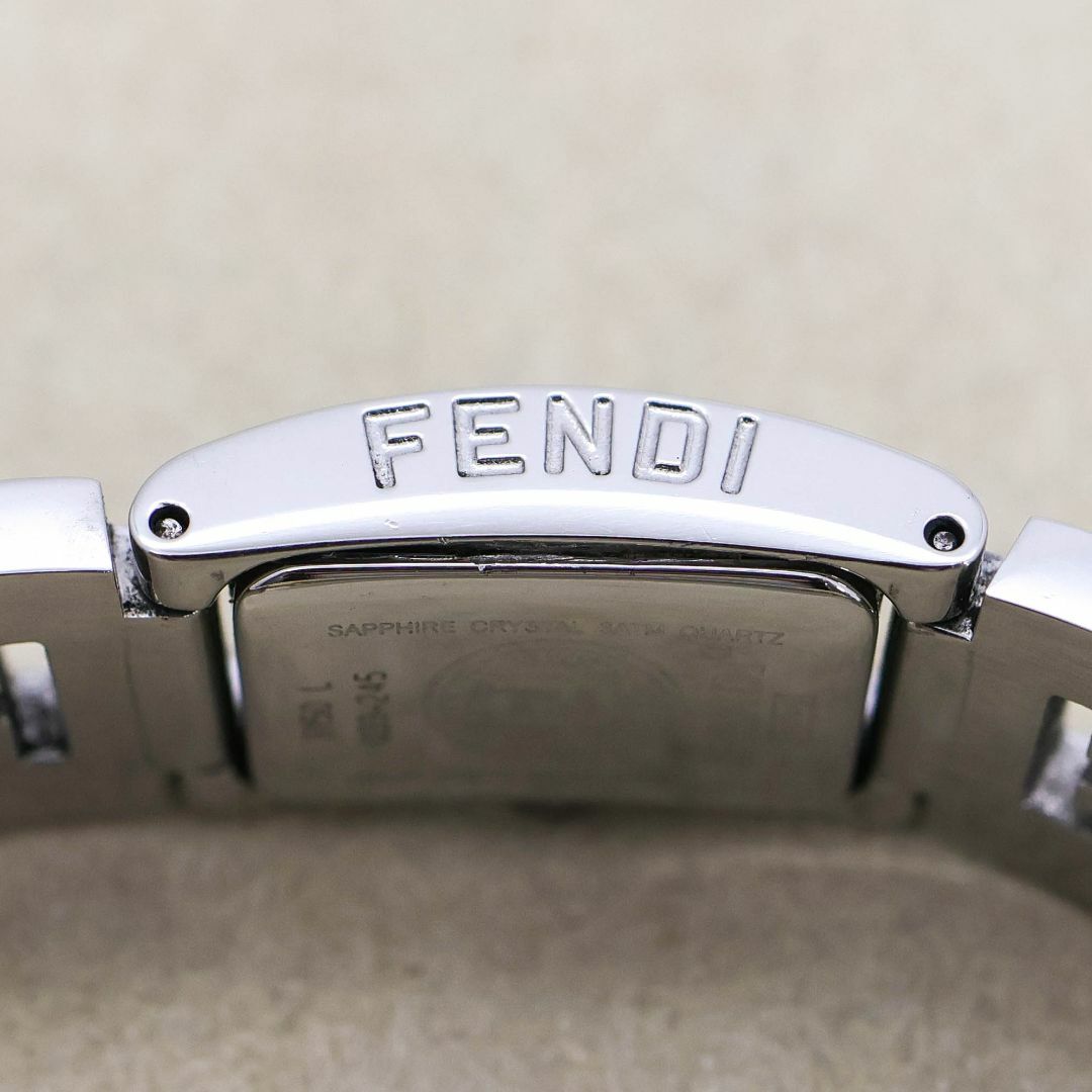 稼働 FENDI 腕時計 3150L バングル ロゴ型抜き レディース 546 稼働 FENDI 腕時計 3150L バングル ロゴ型抜き レディース 546