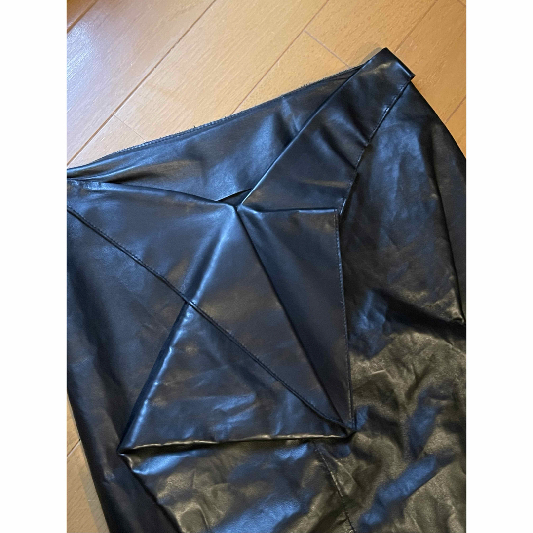 Neil Barrett レザースカート バルーン 黒 Neil Barrett レザースカート バルーン 黒