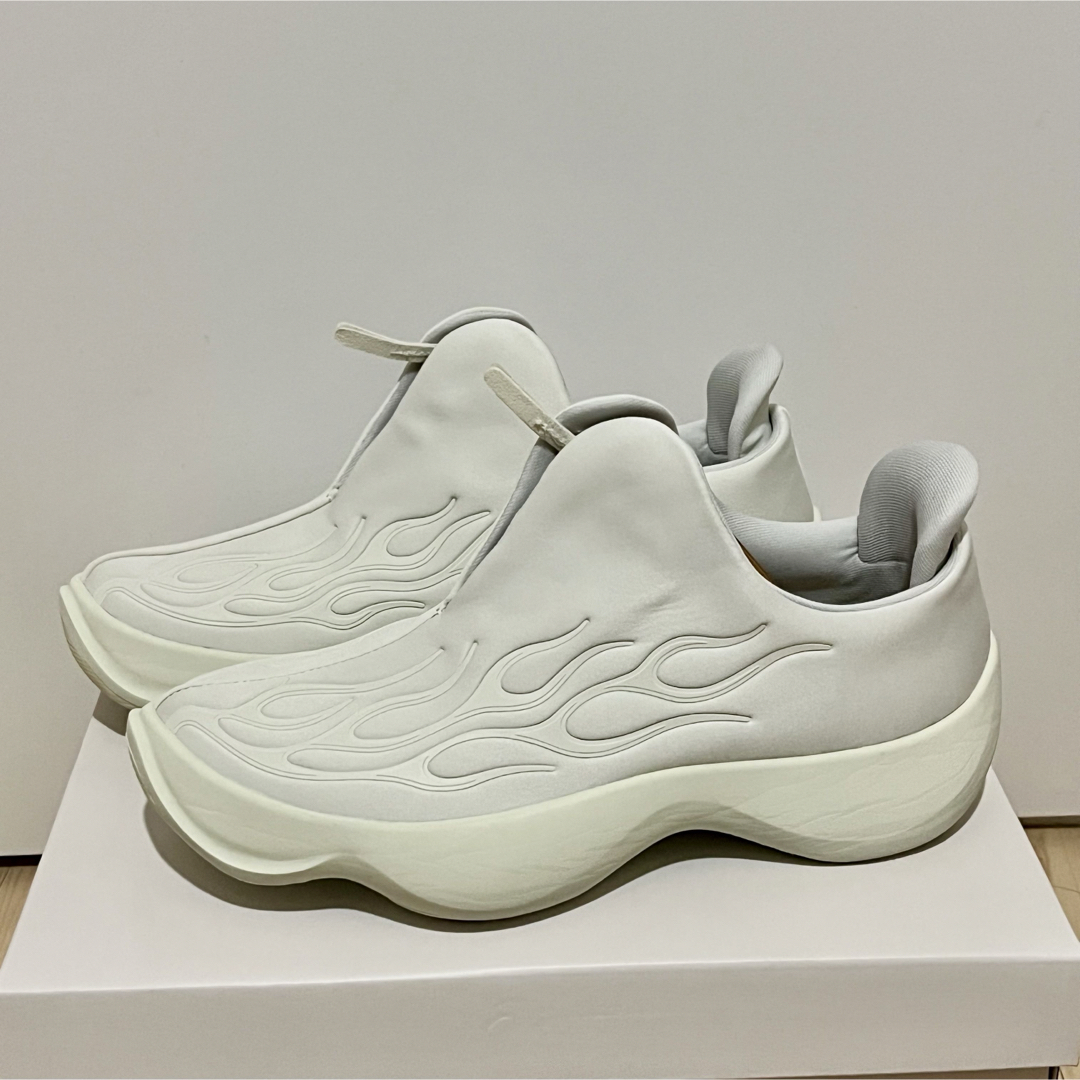 【早い者勝ち】ONE OK ROCK × ASICS-ONE 白★話題のコラボ asics - 新品26.5／ONE OK ROCK Takaモデル Asics One 白の通販