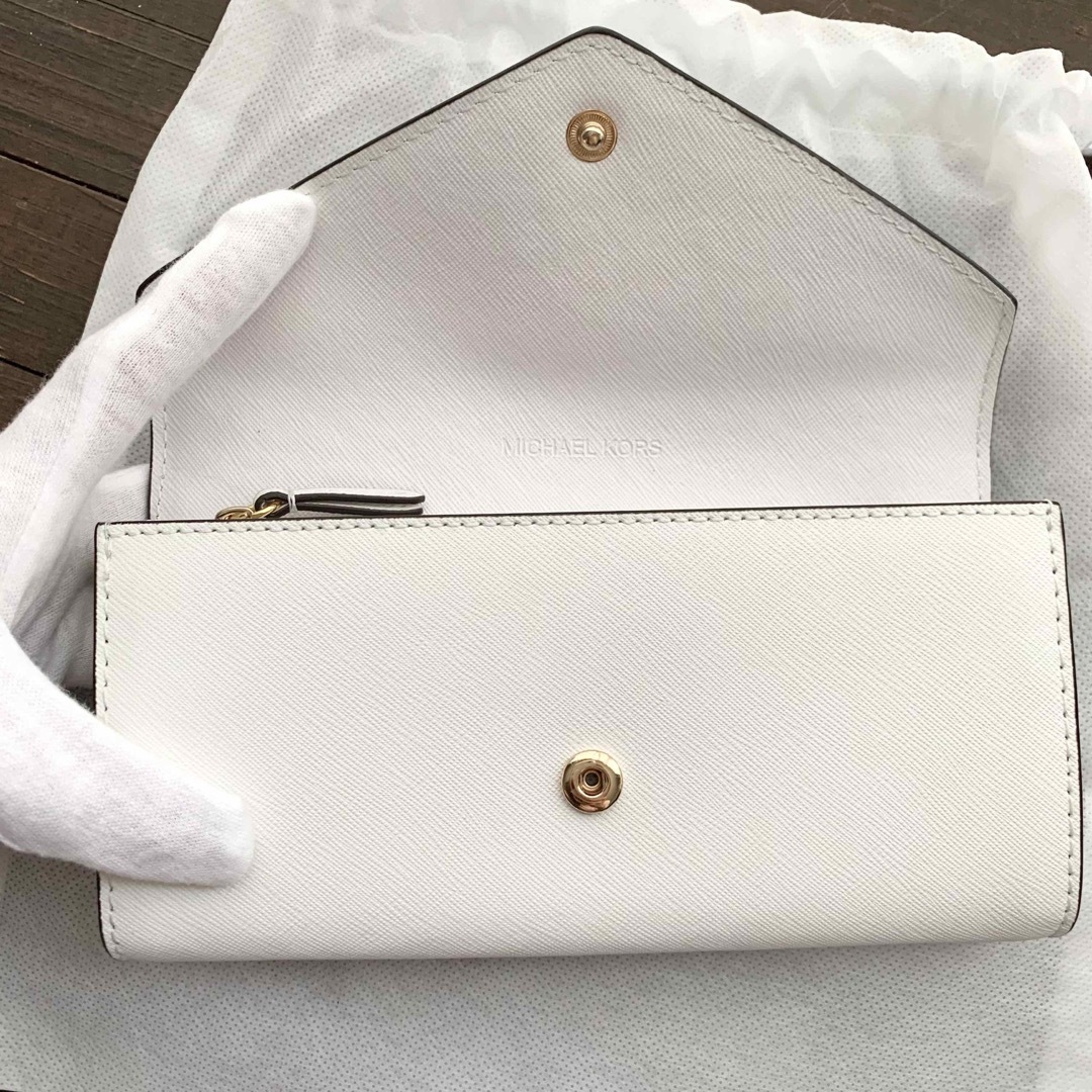MICHAEL KORS - 新品未使用 マイケルコース 長財布 フラップ 白 MICHAEL KORS - 新品未使用 マイケルコース 長財布 フラップ 白