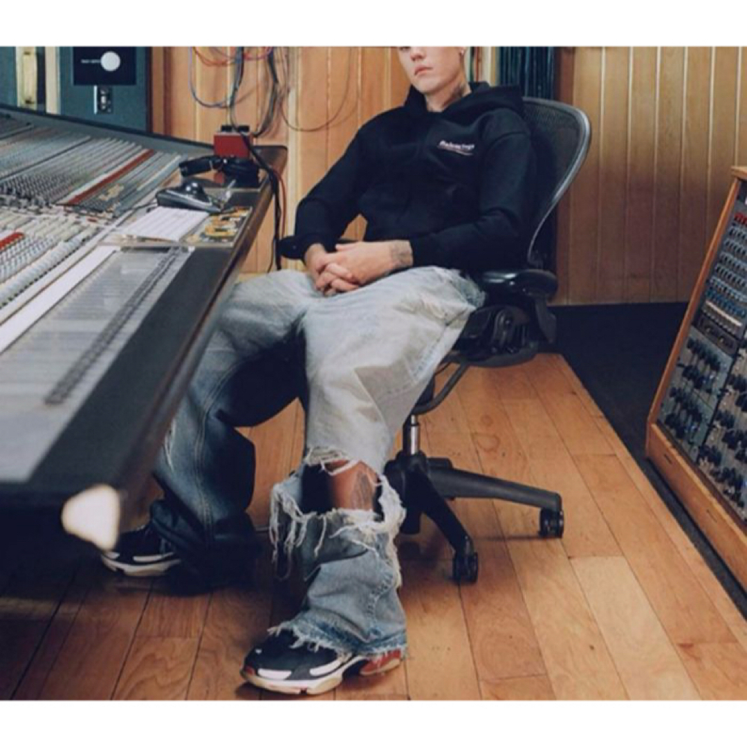 BALENCIAGA - BALENCIAGA DESTROYED SKATER JEANS の通販 by BALENCIAGA - BALENCIAGA DESTROYED SKATER JEANS の通販 by