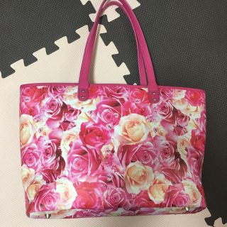 ルエル(LUELU)のローズ柄トートバッグ🌹(トートバッグ)