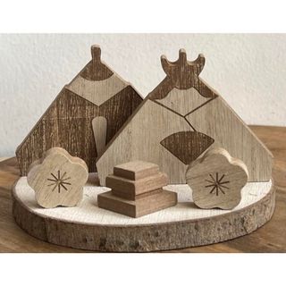 【新品】木製の雛人形セット(置物)