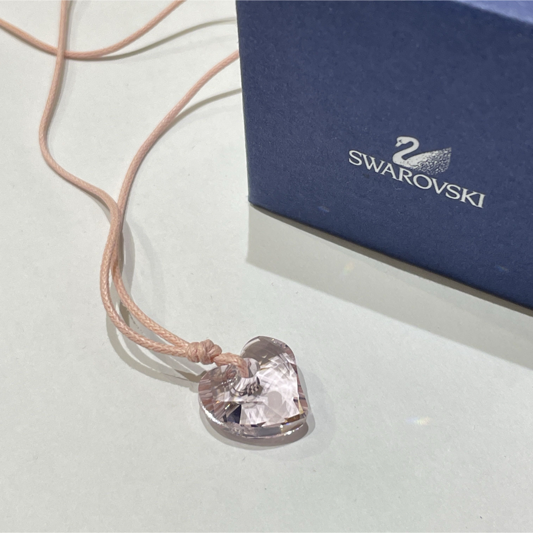 SWAROVSKI - SWAROVSKI♦︎スワロフスキー ピンク ハート 紐 SWAROVSKI - SWAROVSKI♦︎スワロフスキー ピンク ハート 紐