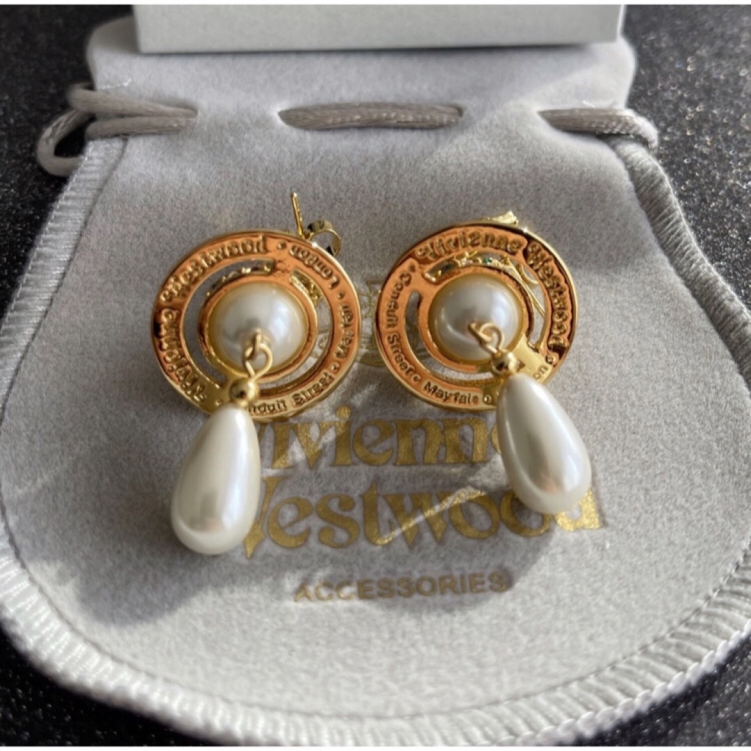 Vivienne Westwood - ヴィヴィアンウエストウッド パールピアス Vivienne Westwood - ヴィヴィアンウエストウッド パールピアス