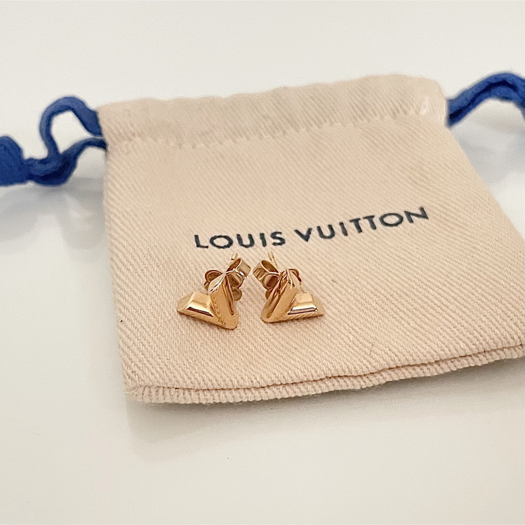 LOUIS VUITTON - 極美品 LOUIS VUITTON ピアス エセンシャル V LOUIS VUITTON - 極美品 LOUIS VUITTON ピアス エセンシャル V