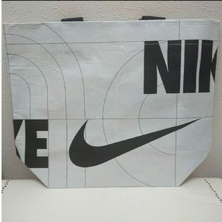 NIKE - 特大サイズ 紙袋 ナイキ紙袋 ナイキ ショッパー 袋 梱包 NIKE - 特大サイズ 紙袋 ナイキ紙袋 ナイキ ショッパー 袋 梱包