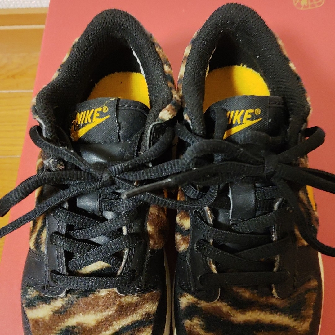 NIKE - 豹柄リトルダンクNIKEナイキDUNK黒イエロー黄色金 NIKE - 豹柄リトルダンクNIKEナイキDUNK黒イエロー黄色金
