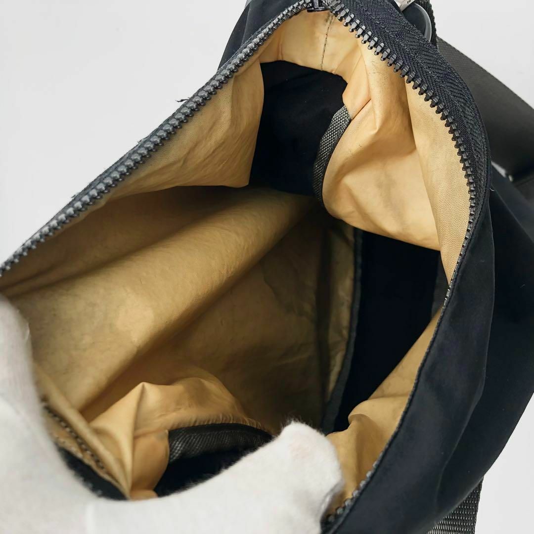 美品✨】PRADA SPORT ショルダーバッグ ナイロン サイドポケット付き 美品✨】PRADA SPORT ショルダーバッグ ナイロン サイドポケット付き