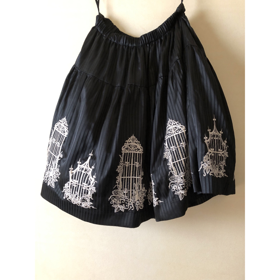 Black Peace Now】窓柄刺繍 黒スカート Black Peace Now】窓柄刺繍 黒スカート