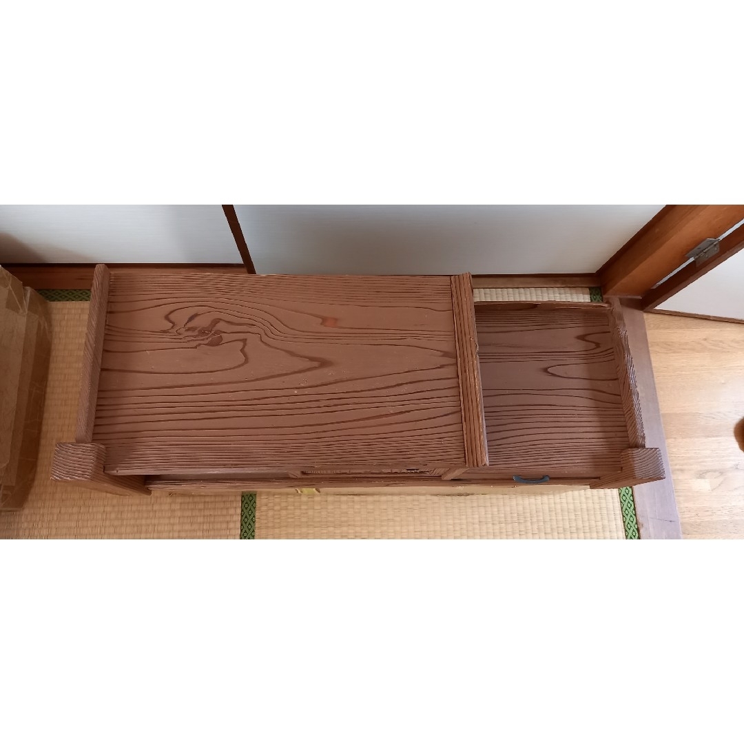 杉)二段置床幅86㎝奥行31㎝高さ二段21㎝一段12㎝天板が二段になっています エンタメ/ホビーの美術品/アンティーク(彫刻/オブジェ)の商品写真