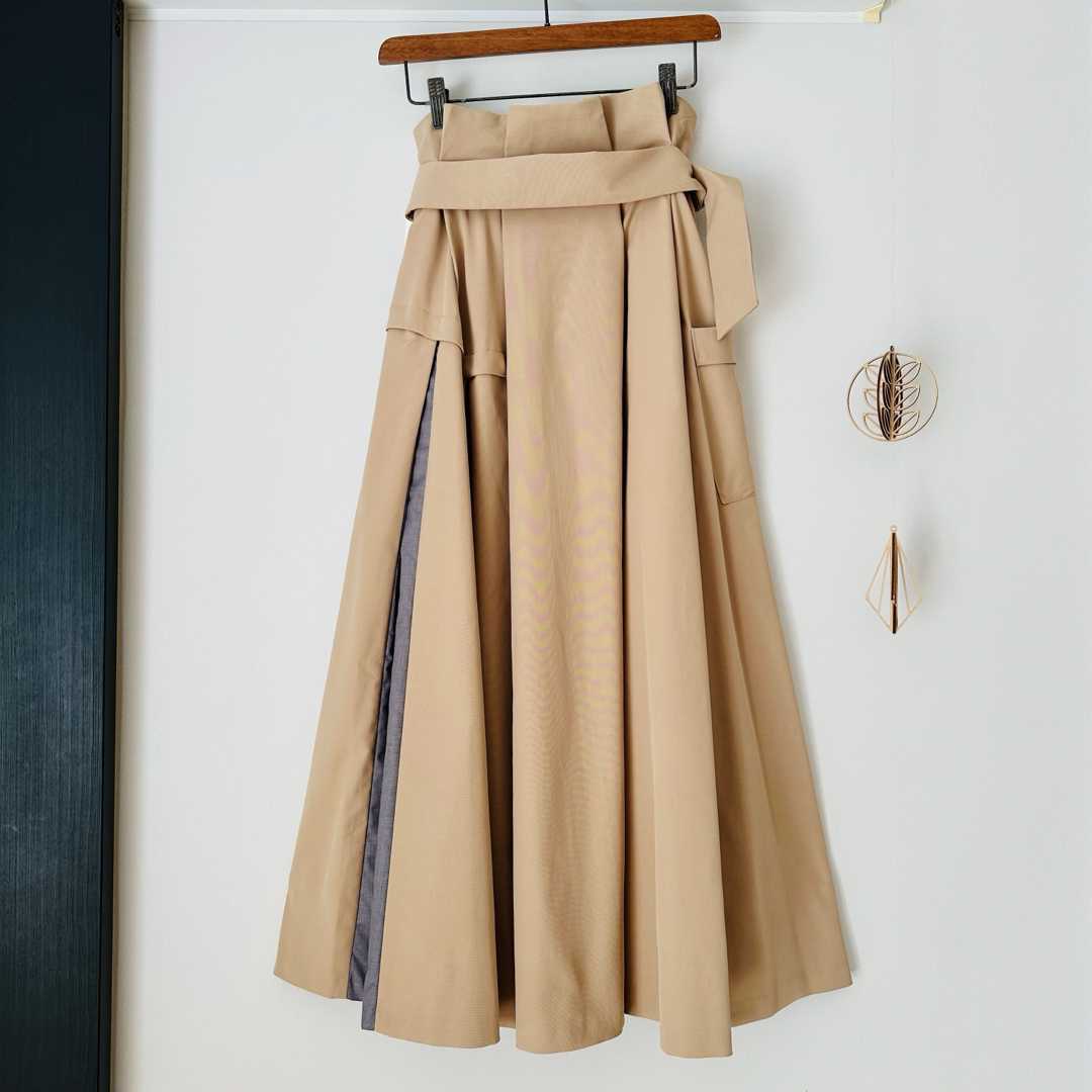 fur fur - 【新品】FURFUR アシンメトリータックスカート*安室 fur fur - 【新品】FURFUR アシンメトリータックスカート*安室