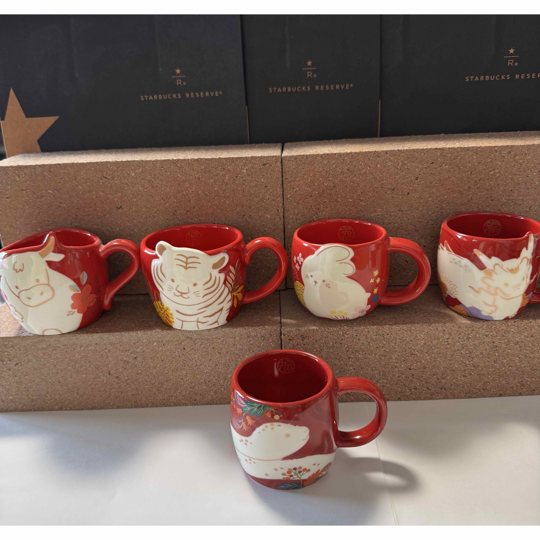 Starbucks(スターバックス)の【スタバ】干支 ミニマグカップ(5種)★ニューイヤー★89ml インテリア/住まい/日用品のキッチン/食器(グラス/カップ)の商品写真