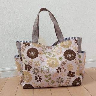 ☆いちぢくタルトハンドメイド☆ベージュ系花柄サイドポケット ☆いちぢくタルトハンドメイド☆ベージュ系花柄サイドポケット