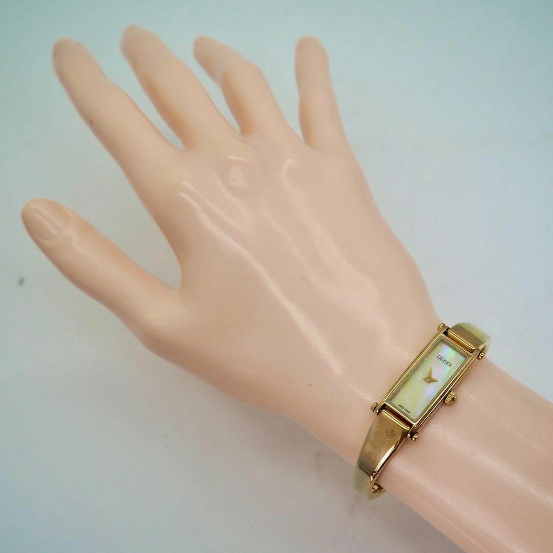 GUCCI - 687 GUCCI ゴールド 1500 シェル文字盤 バングル GUCCI - 687 GUCCI ゴールド 1500 シェル文字盤 バングル