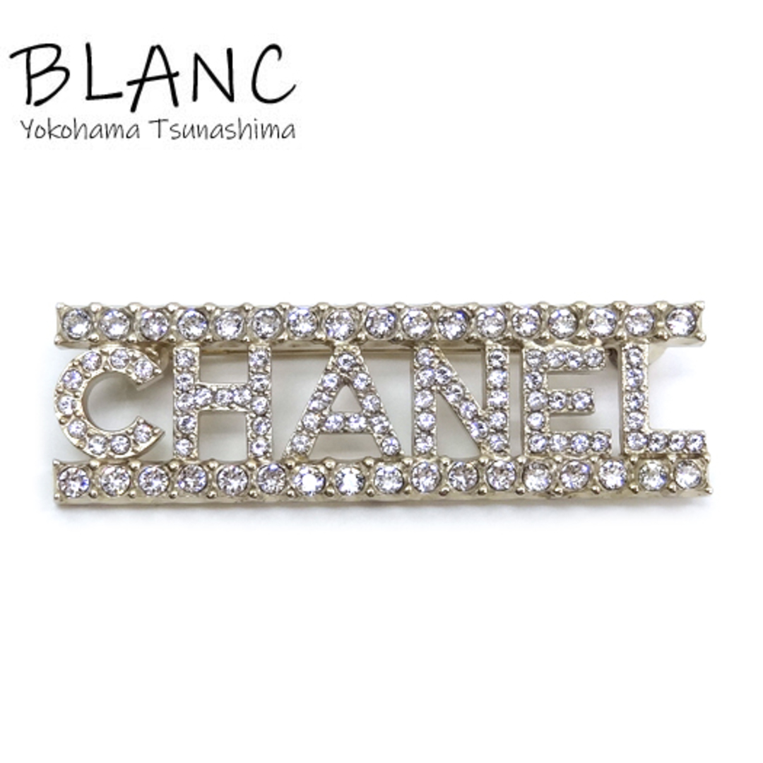 CHANEL - シャネル ロゴラインストーンブローチ メタル ゴールド CHANEL - シャネル ロゴラインストーンブローチ メタル ゴールド