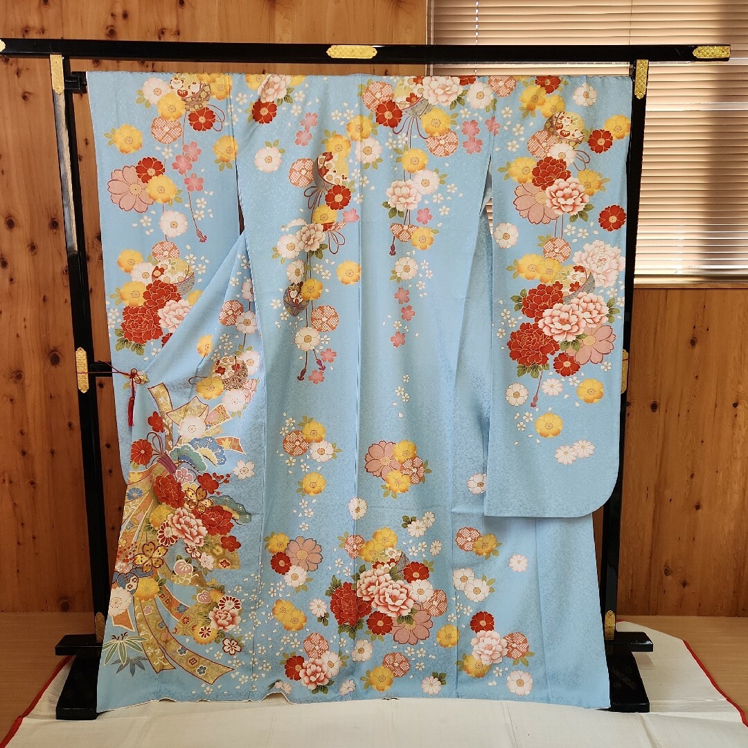 12-105 正絹 振袖 豪華 金駒 金彩 紋意匠 身丈168cm 水色 12-105 正絹 振袖 豪華 金駒 金彩 紋意匠 身丈168cm 水色