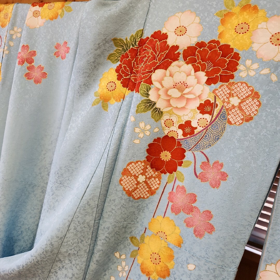 12-105 正絹 振袖 豪華 金駒 金彩 紋意匠 身丈168cm 水色 12-105 正絹 振袖 豪華 金駒 金彩 紋意匠 身丈168cm 水色