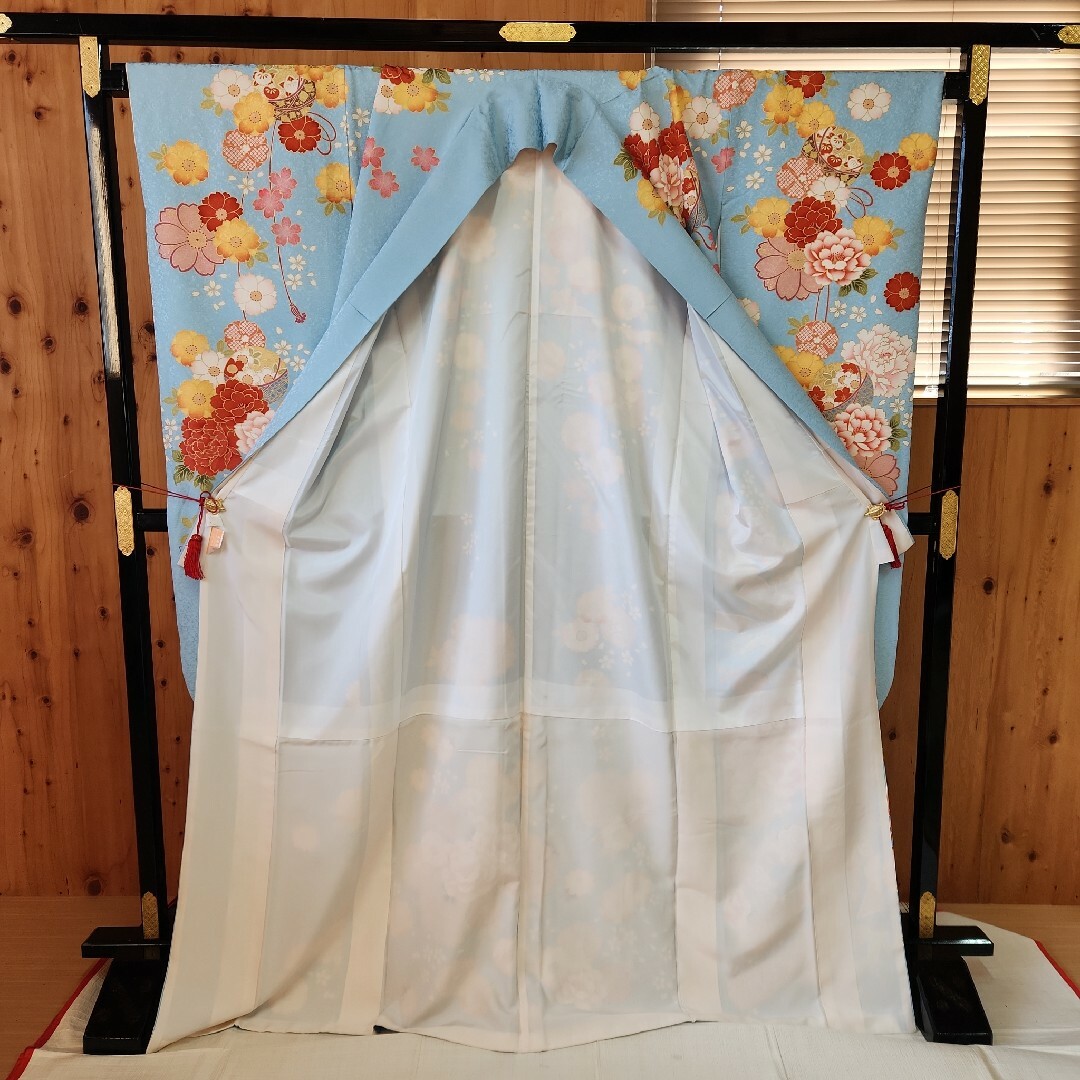 12-105 正絹 振袖 豪華 金駒 金彩 紋意匠 身丈168cm 水色 12-105 正絹 振袖 豪華 金駒 金彩 紋意匠 身丈168cm 水色