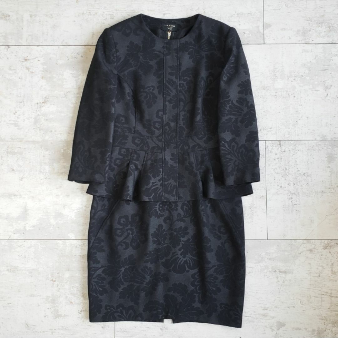 TED BAKER - テッドベイカー ☆ セットアップ 3 透かし花柄 TED BAKER - テッドベイカー ☆ セットアップ 3 透かし花柄