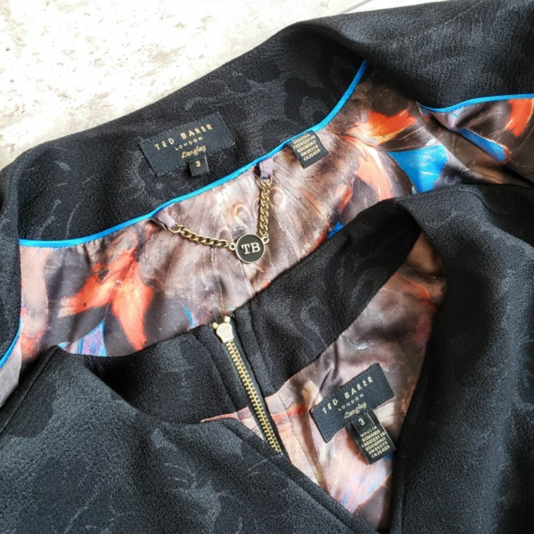 TED BAKER - テッドベイカー ☆ セットアップ 3 透かし花柄 TED BAKER - テッドベイカー ☆ セットアップ 3 透かし花柄