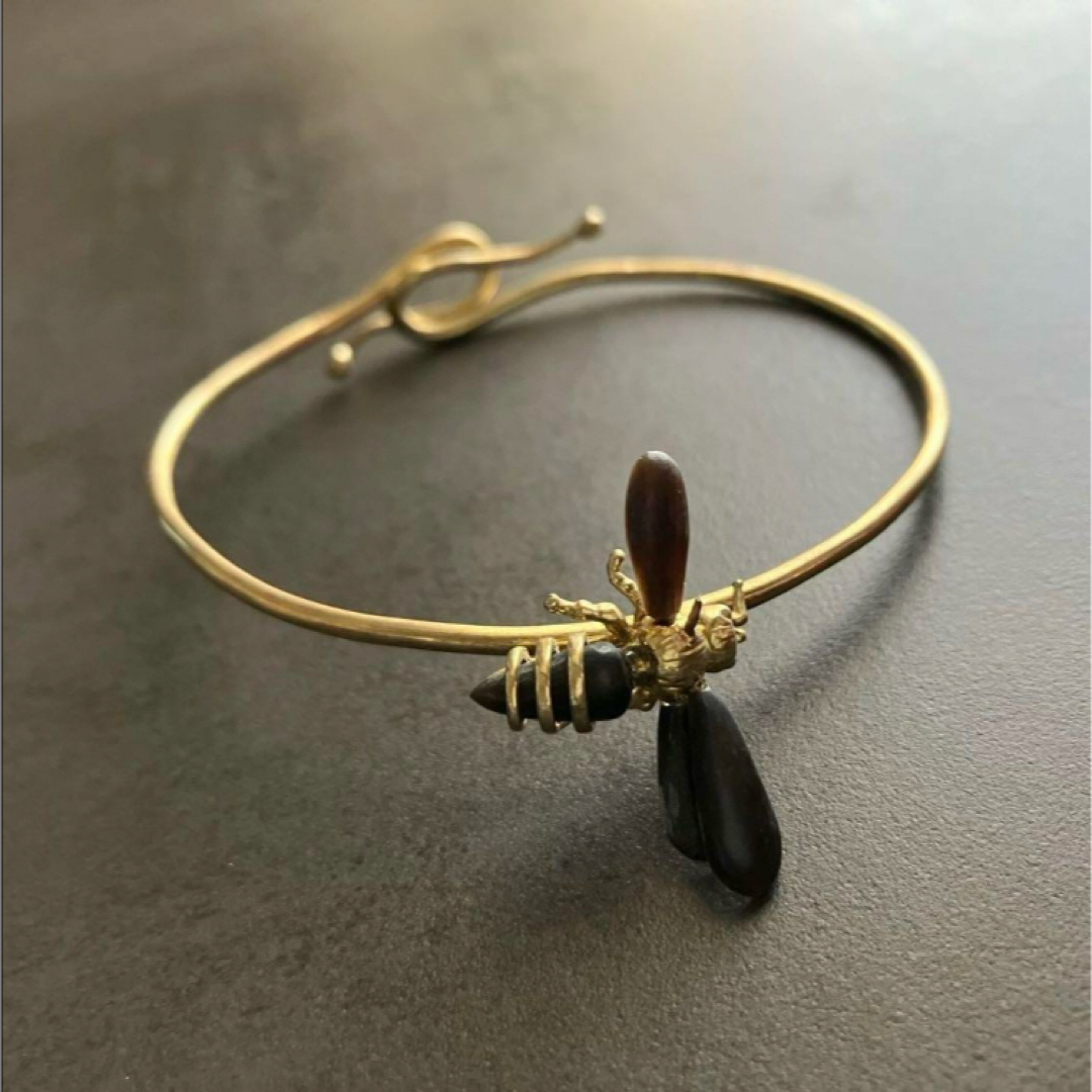 レネレイド ハチ 蜂モチーフ バングル レネレイド ハチ 蜂モチーフ バングル