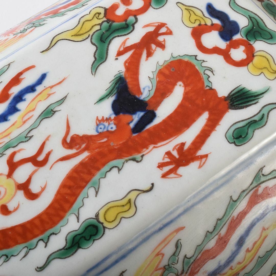 中国 大明萬歴年製款 五彩 龍鳳凰文 四方蓋物 M R8254の通販 by