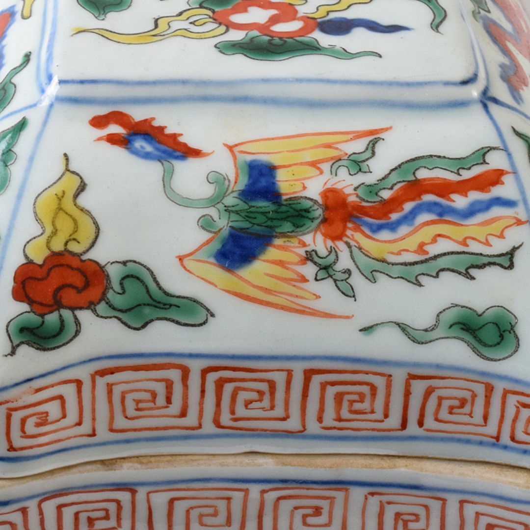 中国 大明萬歴年製款 五彩 龍鳳凰文 四方蓋物 M R8254の通販 by