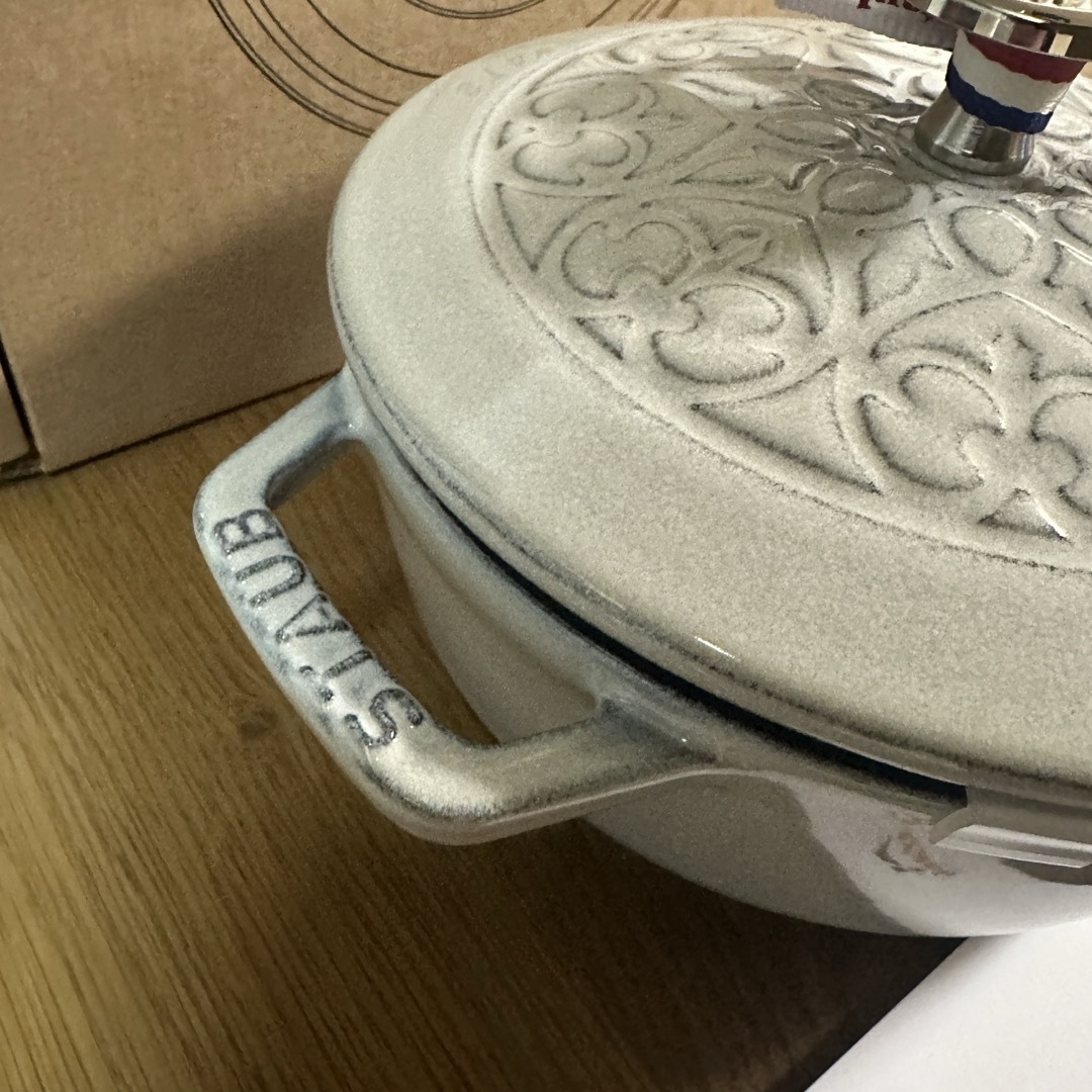 STAUB - 新品 ストウブ staub ワナベ リリー カンパーニュ 16CM STAUB - 新品 ストウブ staub ワナベ リリー カンパーニュ 16CM