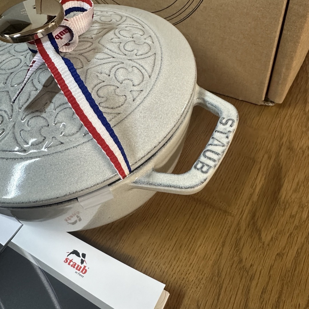 STAUB - 新品 ストウブ staub ワナベ リリー カンパーニュ 16CM STAUB - 新品 ストウブ staub ワナベ リリー カンパーニュ 16CM