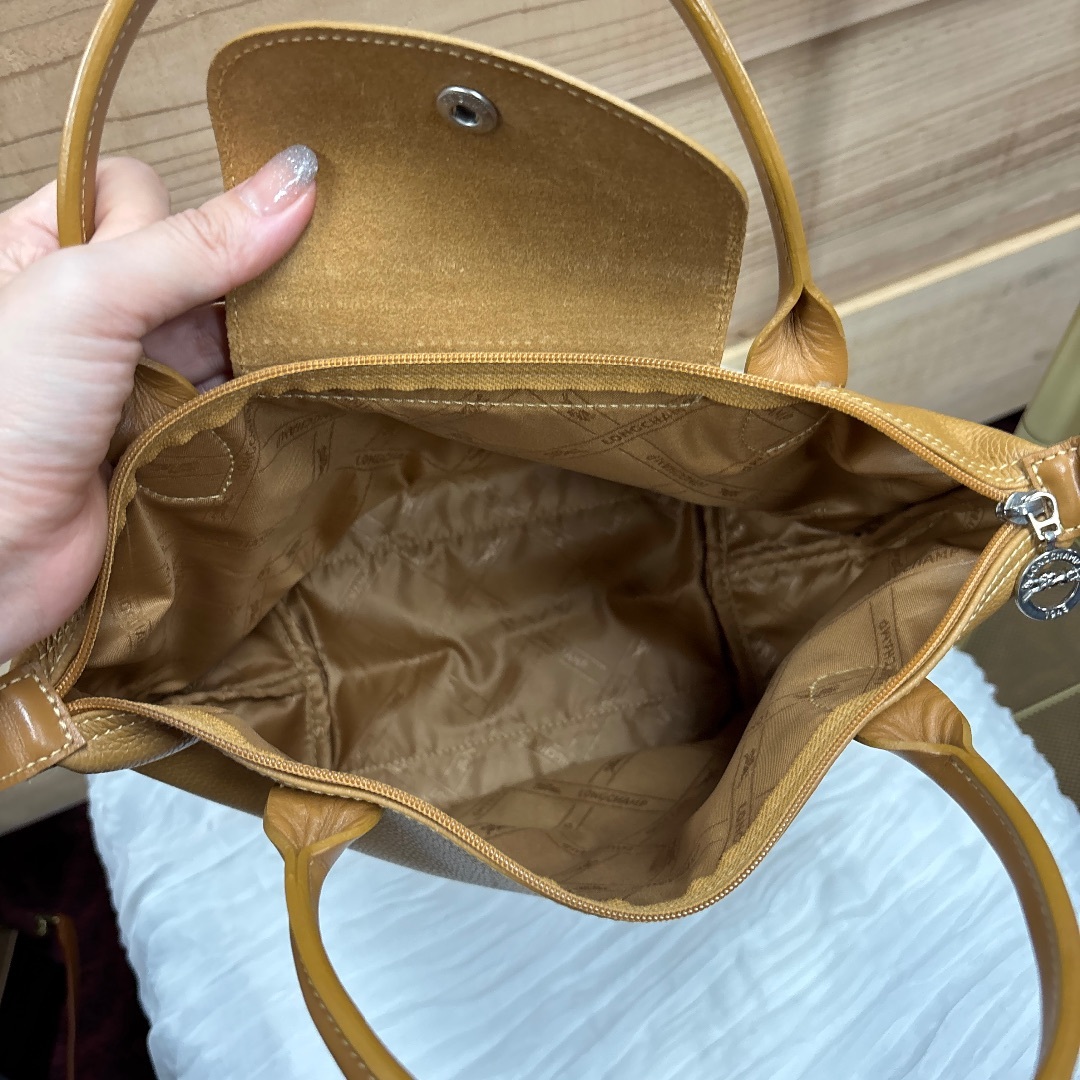 LONGCHAMP - 【新年セール】Longchamp ロンシャン レザー プリ LONGCHAMP - 【新年セール】Longchamp ロンシャン レザー プリ