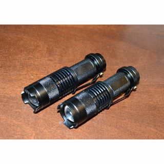 小型ＬＥＤ懐中電灯2本セット（ＣＲＥＥ社Ｑ５搭載・新品）＃1225-24b(ライト/ランタン)