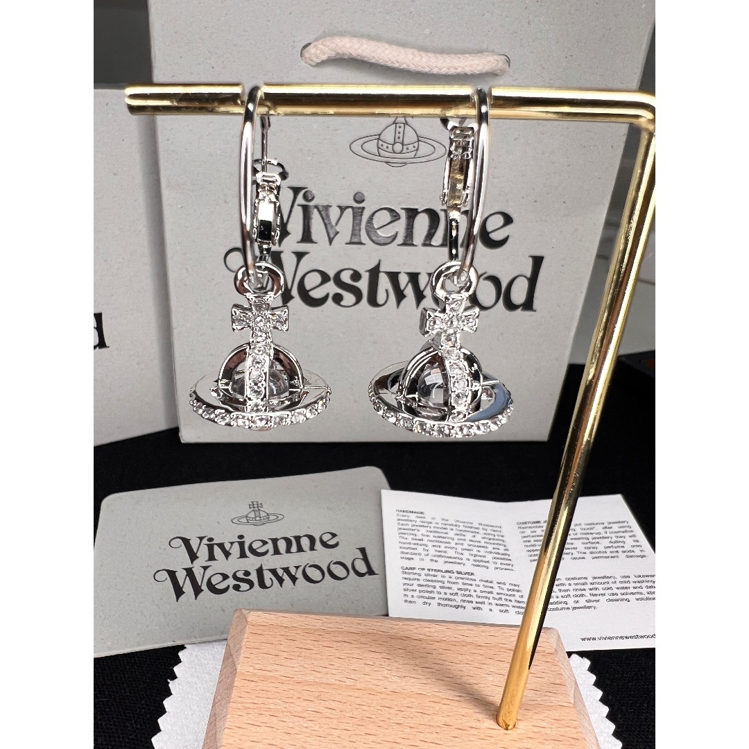 Vivienne Westwood - ヴィヴィアンウエストウッド 立体 3D