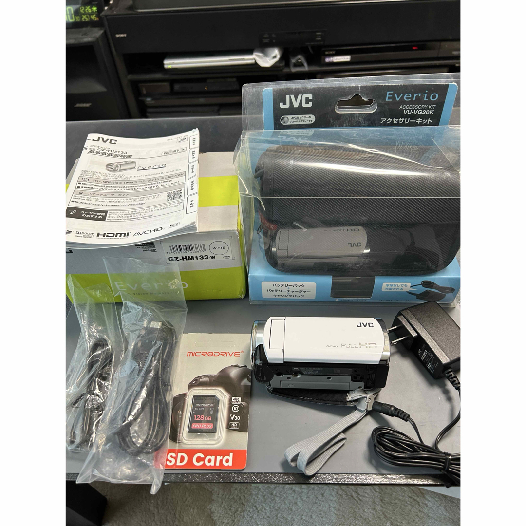 JVC ビデオカメラ EVERIO GZ-HM133-W セット品 JVC ビデオカメラ EVERIO GZ-HM133-W セット品