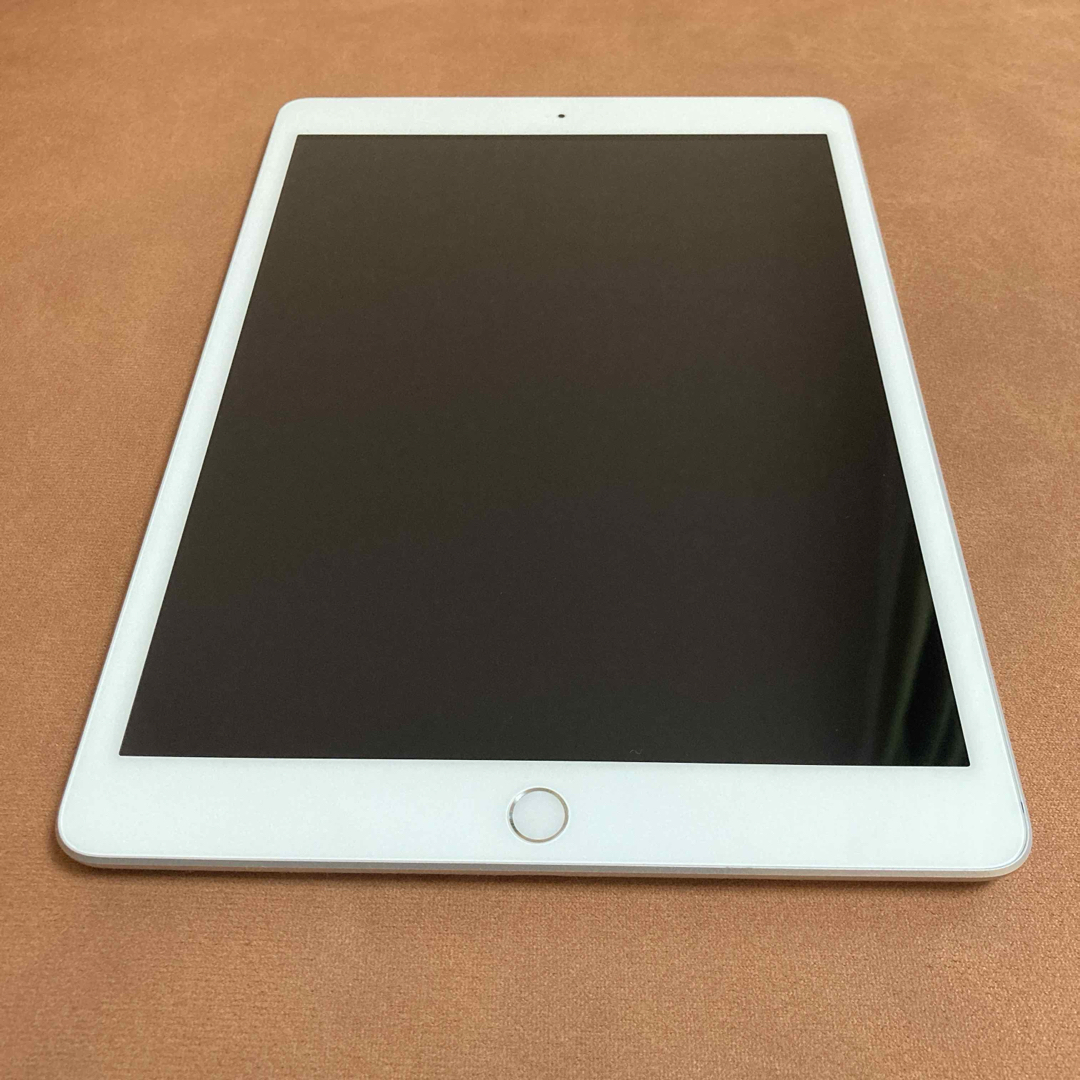 258 極美品新品級 電池新品 iPad7 第7世代 32GB 挟む au 258 極美品新品級 電池新品 iPad7 第7世代 32GB 挟む au