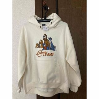 ジーユー(GU)の新品未使用タグつきGUレディー＆トランプわんわん物語パーカーレディースLサイズ(パーカー)