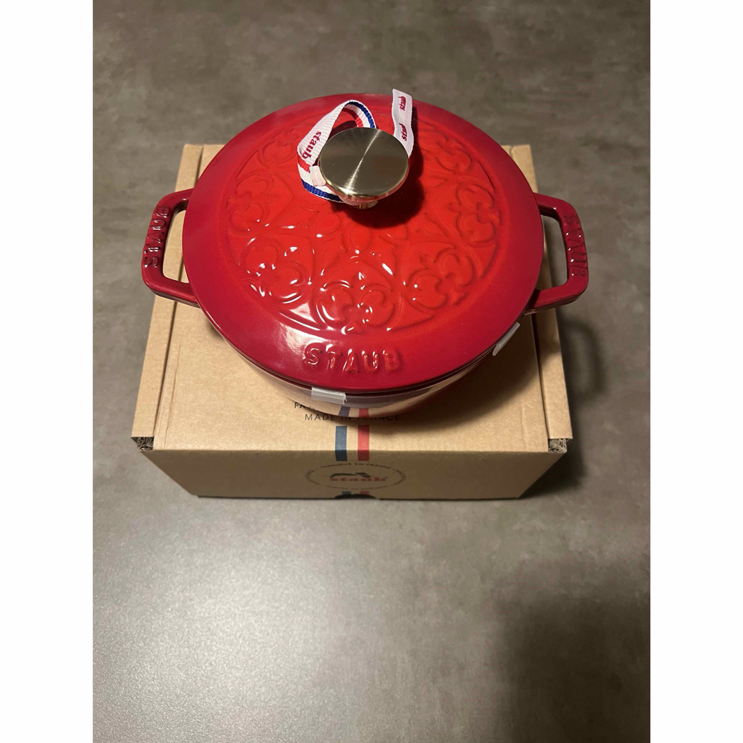 STAUB - 新品未使用ストウブ Wa-NABE フレンチオーブン リリー STAUB - 新品未使用ストウブ Wa-NABE フレンチオーブン リリー
