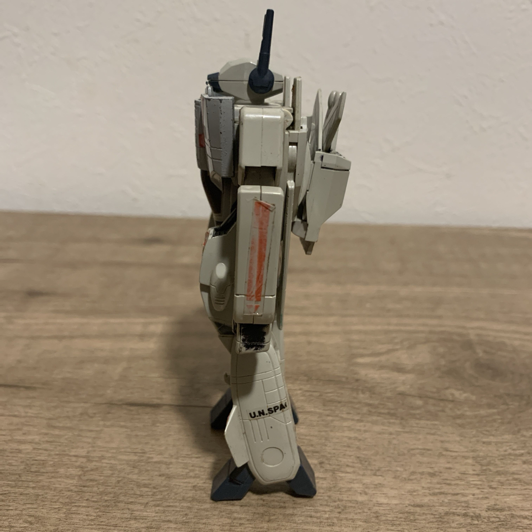 1980年代当時品 マクロス 1/100 バルキリー VF-1J タカトク 1980年代当時品 マクロス 1/100 バルキリー VF-1J タカトク