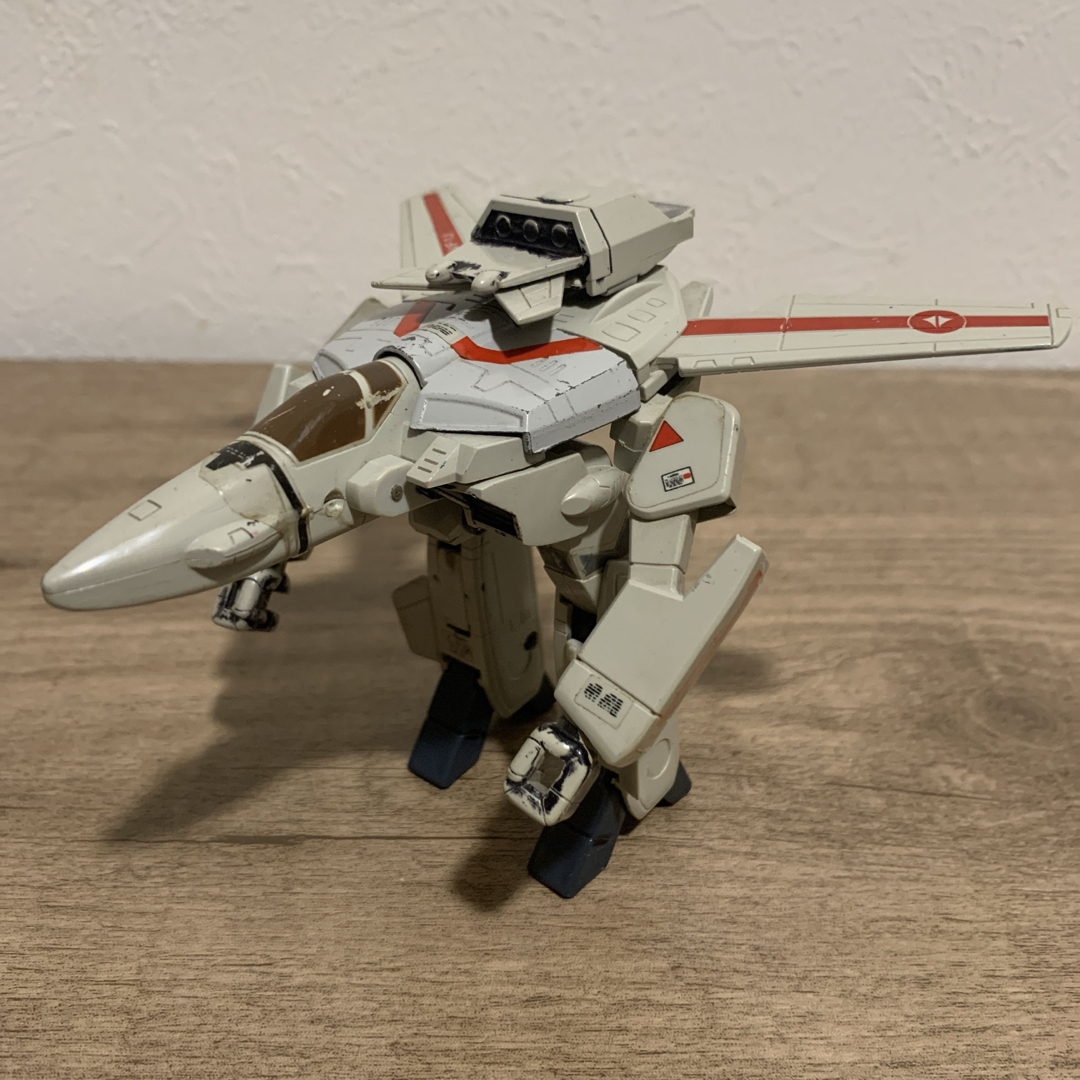 1980年代当時品 マクロス 1/100 バルキリー VF-1J タカトク 1980年代当時品 マクロス 1/100 バルキリー VF-1J タカトク