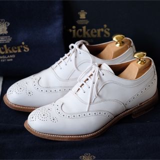 Trickers(ホワイト/白色系)のフリマアイテム一覧 Trickers(ホワイト/白色系)のフリマアイテム一覧