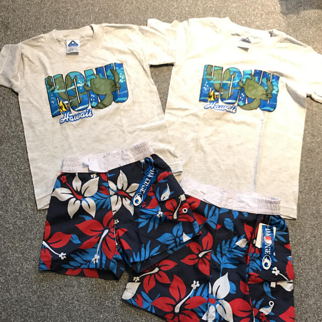 《新品未使用》Tシャツ&海パンセット  キッズ/ベビー/マタニティのキッズ服男の子用(90cm~)(Tシャツ/カットソー)の商品写真