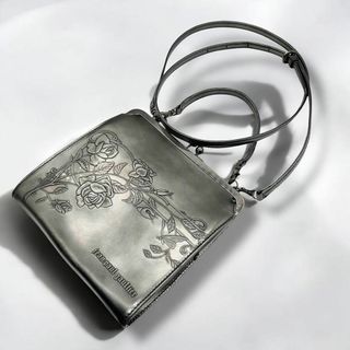 Jean-Paul GAULTIER(バッグ ・ シルバー/銀色系)のフリマ Jean-Paul GAULTIER(バッグ ・ シルバー/銀色系)のフリマ