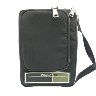 プラダ(PRADA)のプラダ PRADA ナイロン ショルダーバッグ バッグ 斜め掛け シンプル シック 四角 スクエア ユニセックス アクティブ カジュアル 機能的 上品 上質 ブラック シルバー ナイロン 2VH088 メンズ レディース 【中古 AB品】☆送料無料☆ 当店通常価格129800円(ショルダーバッグ)