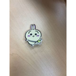 ちいかわ　うさぎ　バッジ(キャラクターグッズ)