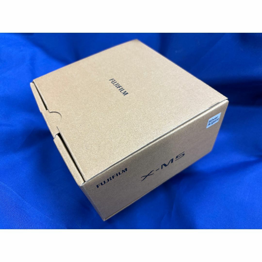 新品 未開 FUJIFILM X-M5 ボディ シルバー