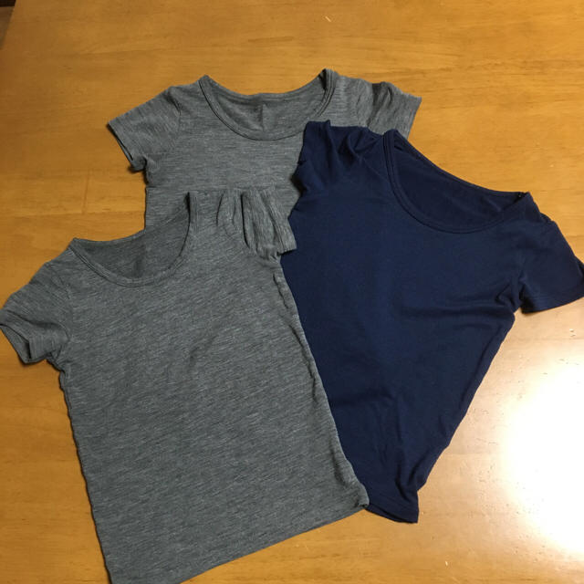 UNIQLO(ユニクロ)の【おまけ付き】UNIQLO ユニクロ ヒートテック90cm 半袖 3枚組  キッズ/ベビー/マタニティのキッズ服男の子用(90cm~)(下着)の商品写真